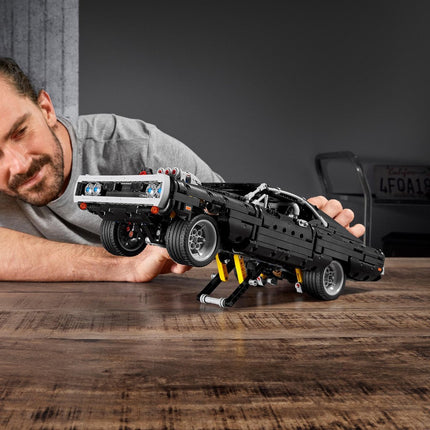 LEGO Technic Dom's Dodge Charger - 42111