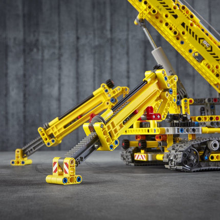 LEGO Technic Compacte Rupsband Kraan - 42097